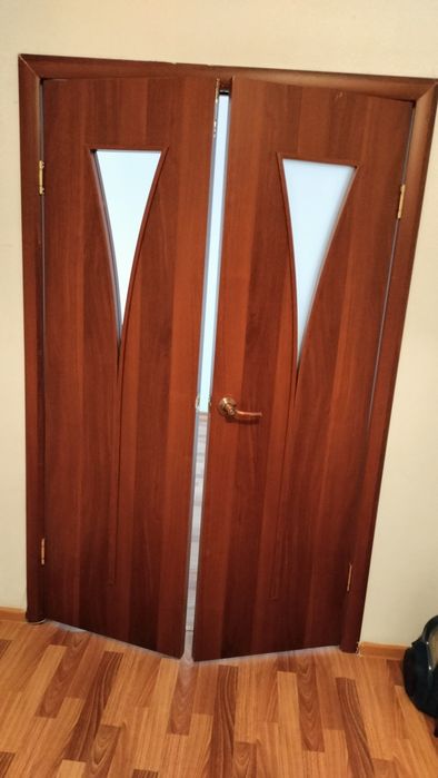 Продам двери б/у