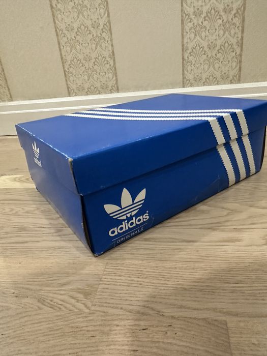 Кроссовки adidas