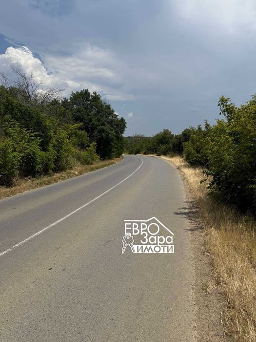 Имот за продажба на главния път към село Малка Верея