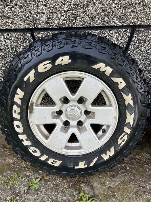 Гуми за джип LT235/75/R15