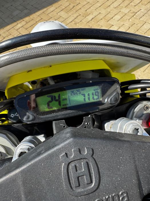 Husqvarna FE 350 4T 2023 full (26h / 712 km / inmatriculata) + suport auto