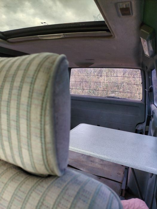 Vând Volkswagen Caravelle 1.9TDI 5 Locuri