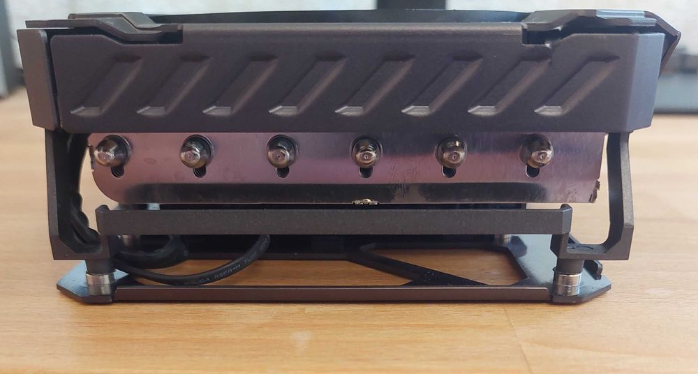 Продавам видео карта Asus TUF Gaming OC RX 6800 XT