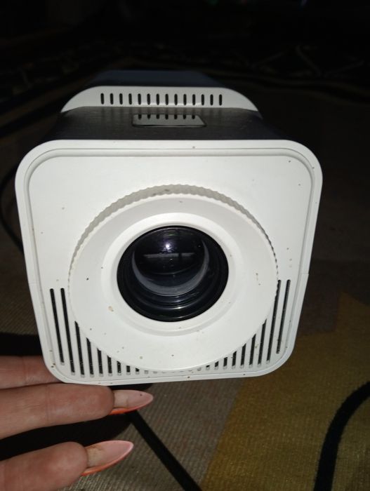 Продам проектор HCS350 MAX