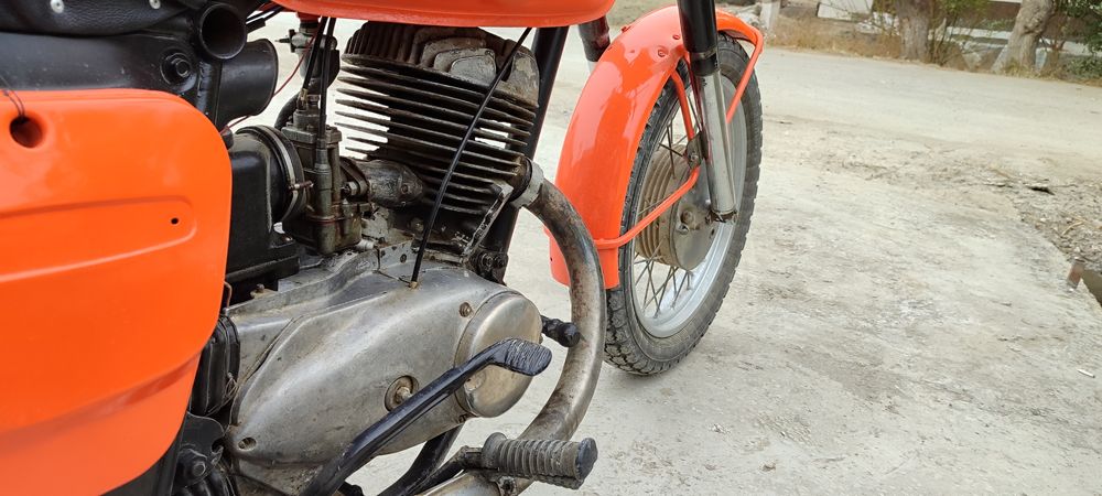 Иж планета 4 сотилади