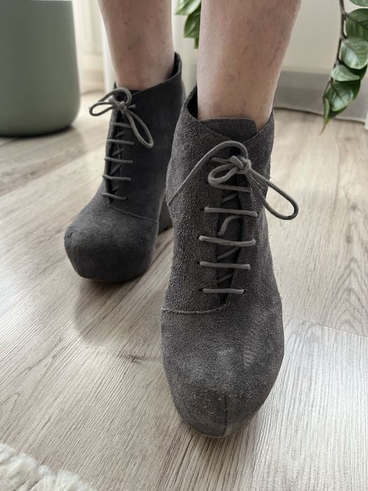 Botine piele intoarsa