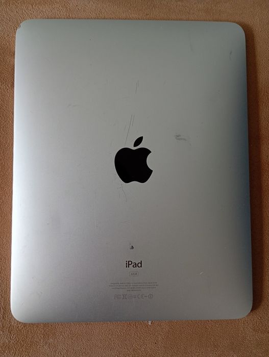 Vând tableta IPad de 32 GB