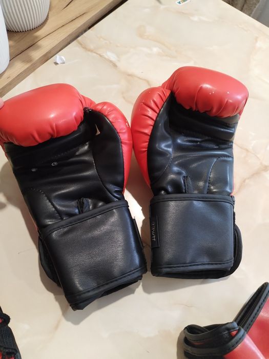 Продам шлем, перчатки, черепашки для бокса