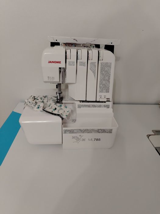 Оверлок Janome ML 785, продам
