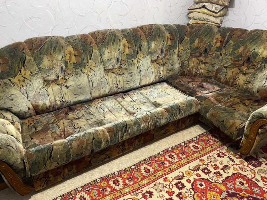 Диван уголовой б/у