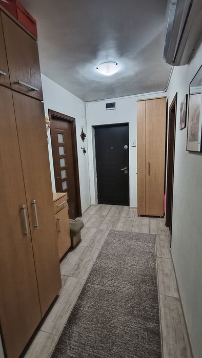Apartament de închiriat.