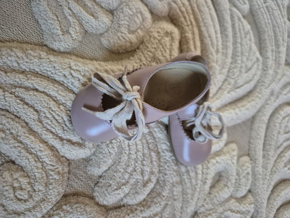 Pantofi din piele Lola Palacios mărimea 20 eleganți și comozi