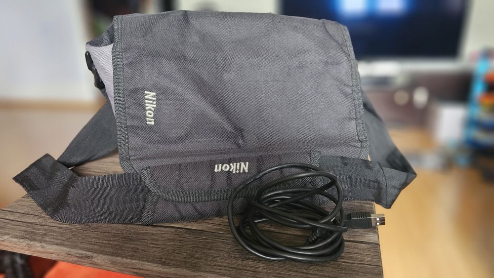 Nikon D3100 + 18-55mm VR – 7.840 cadre – kit complet Bucuresti