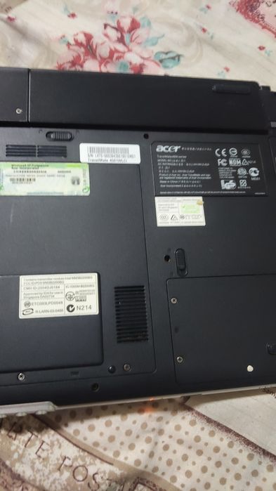 Vind laptop Acer stare perfecta  peet 250 lei