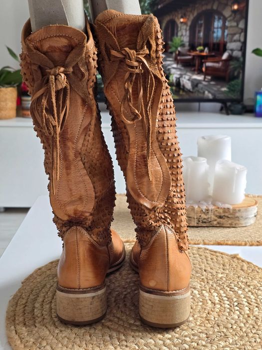 Cizme dama cu perforatii decorative - Piele naturala