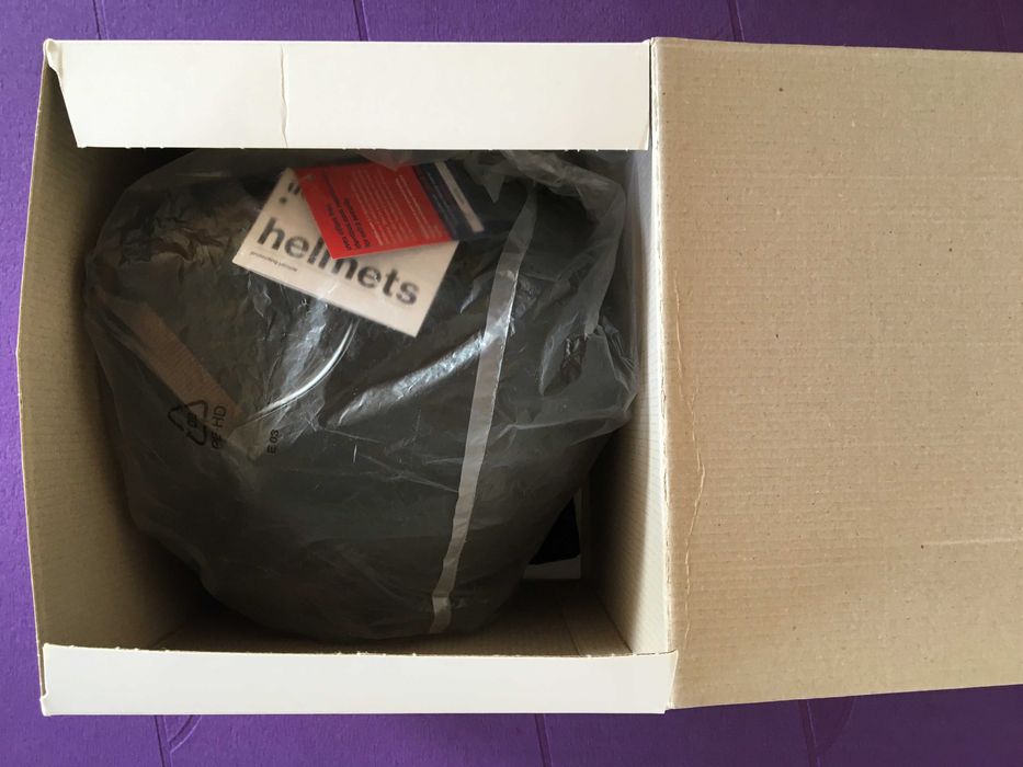 Нова каска за ски UVEX, размер S (52-55 см)