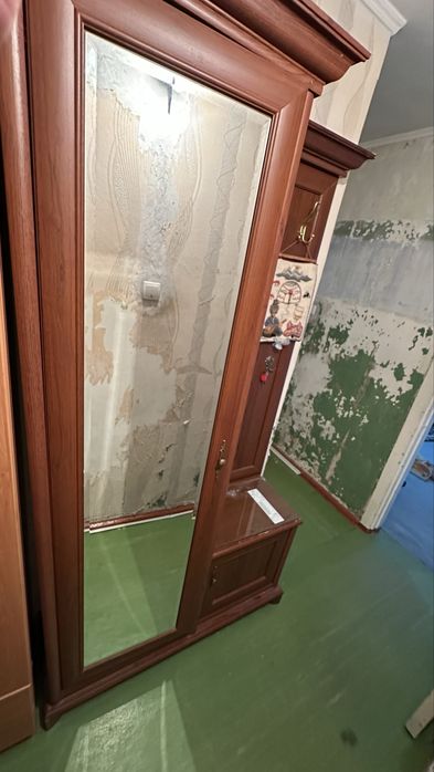 Шкаф на прихожей