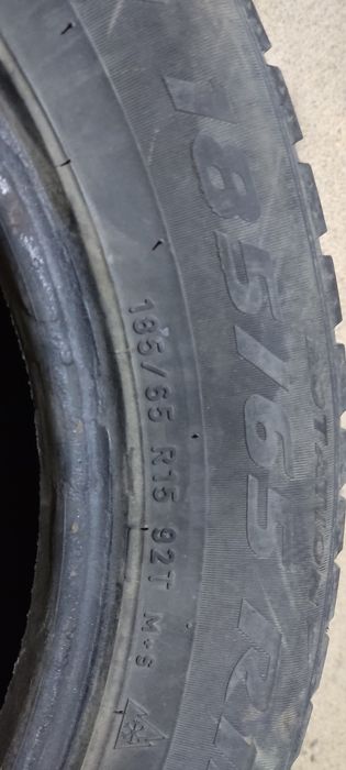 Продам шины б/у 4 шт.зимние шипованные Pirelli 185/65 / 15