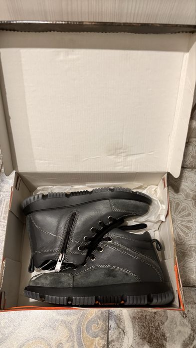 Ботинки зимние 33 размер