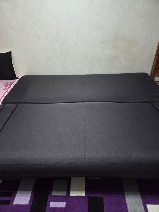 Vand canapea extensibila cu lada de 160×200  stare buna