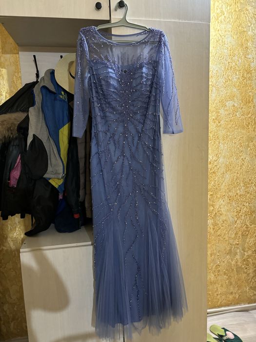 Срочно продам вечерные платья