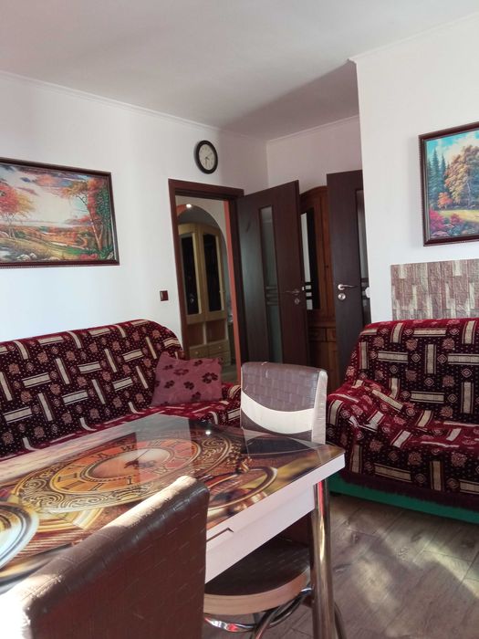 Închiriez apartament