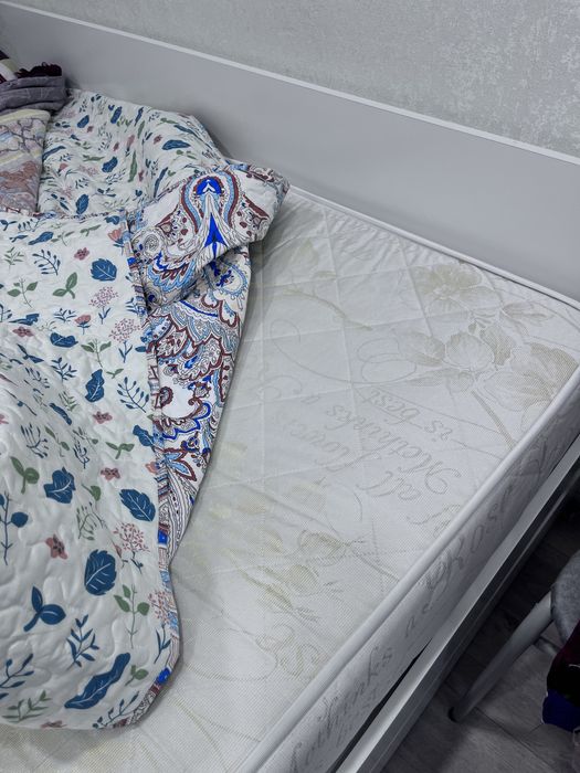 Кровать двуспальная