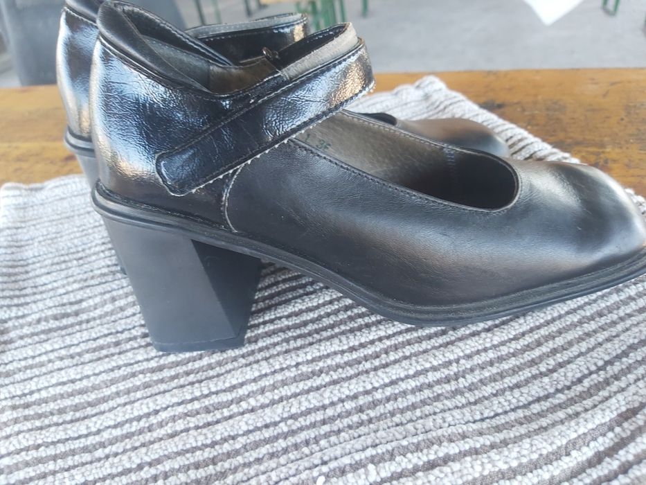 Pantofi comozi si eleganti