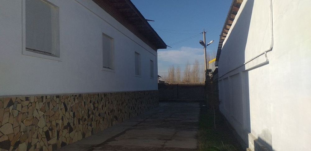 Срочна уй сотилади