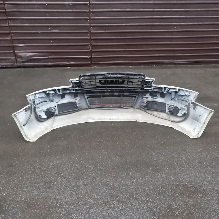Передний бампер на Audi A6C6