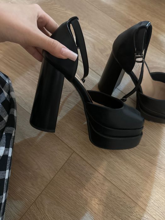 Туфли на каблуке