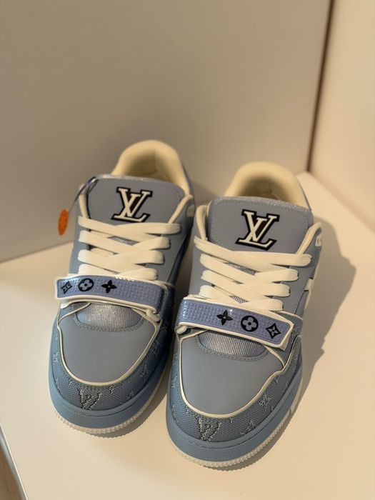 Adidasi LV masura 45 pe stock