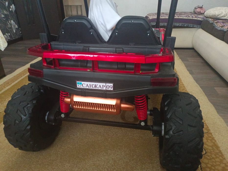 Продается детская машина багги 809