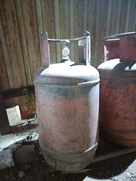 Домашний газбаллон с вентилем и газом