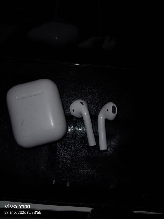 Продам AirPods нормальный
