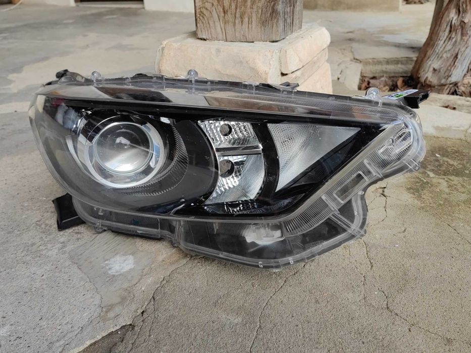 Фар Toyota Yaris десен / Фар Тойота Ярис Оригинален