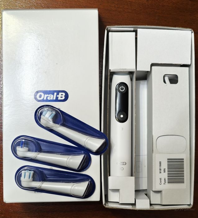 Periuta electrica Oral B iO6 iOM6.3P6.0