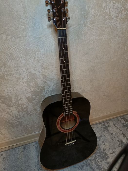 Акустическая гитара