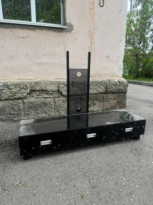 Подставка для телевизора