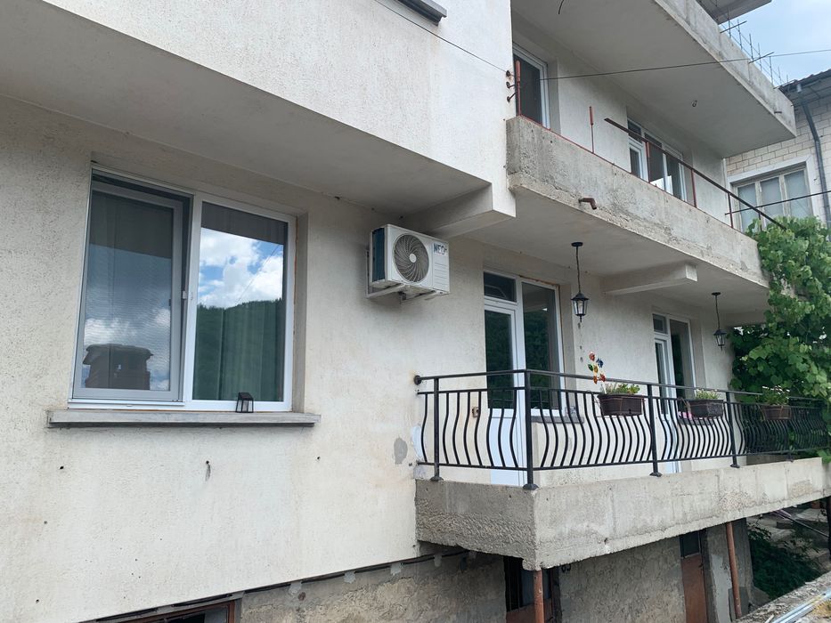 Продава се Етаж от къща в Смолян, Устово - 93 кв.м за 785 €/кв.м - Снимка #1