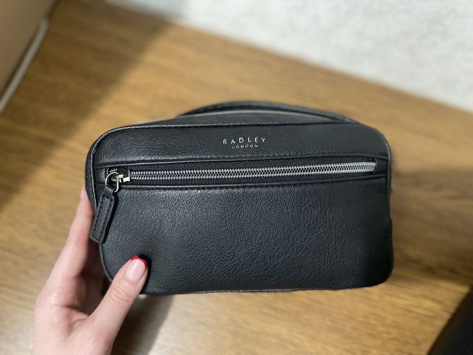 Кожаные косметички