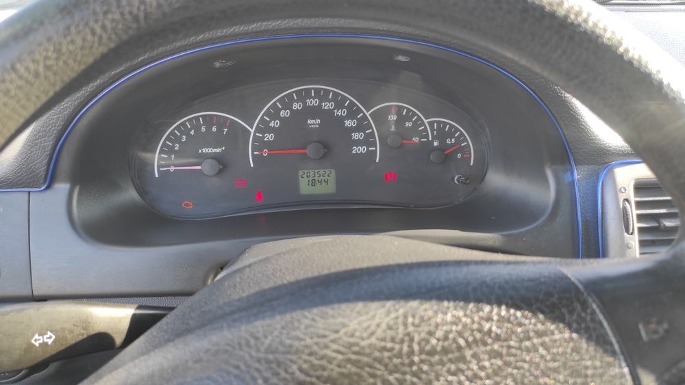 Автомобиль лада приора продам