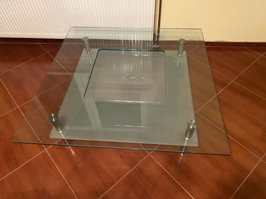 Masă din sticlă,salon