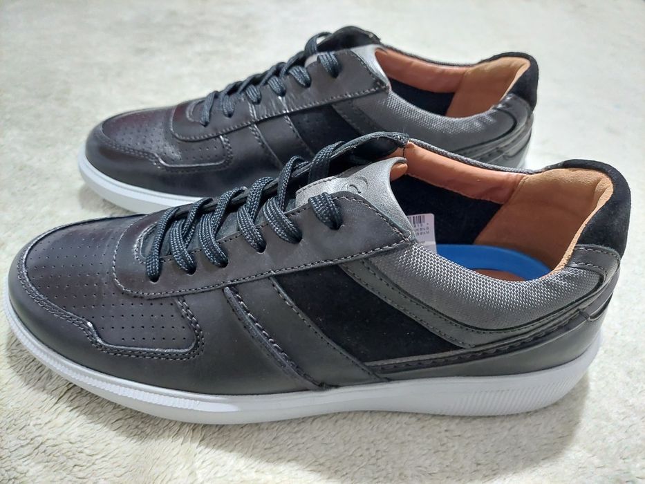 Нови обувки Clarks