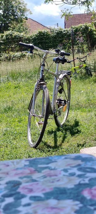 Vând bicicleta de
