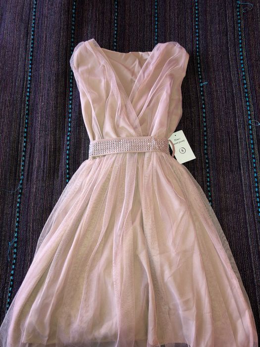 Необличана рокля