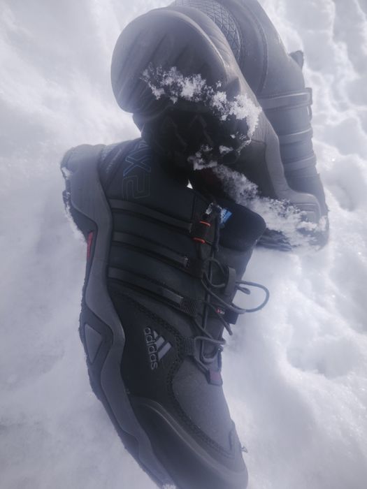 Кроссовки горные