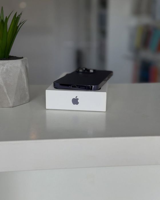 Айфон 14 pro на продаже