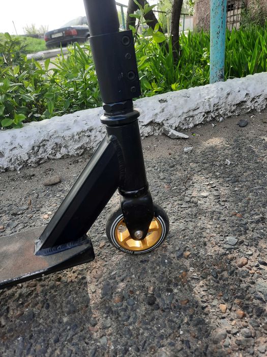 Самокат трюковой