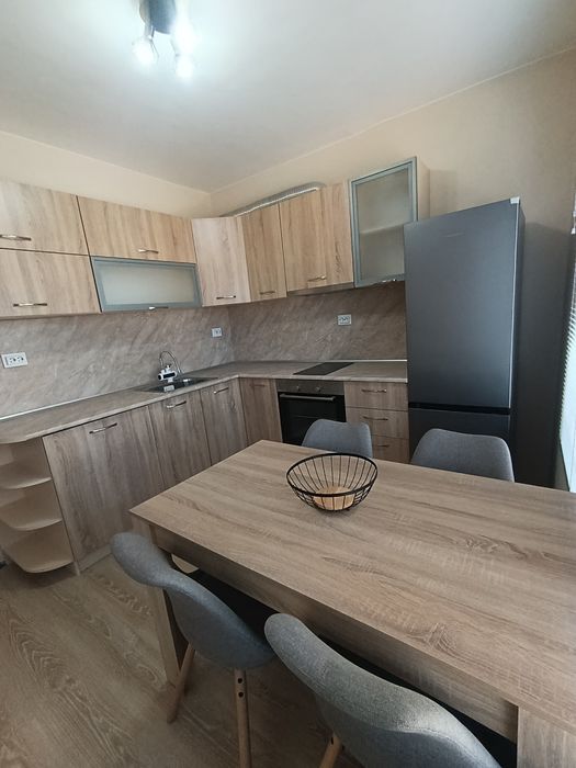Дава се под наем Четиристаен апартамент в Асеновград - 86 кв.м за 378.93 € - Снимка #8